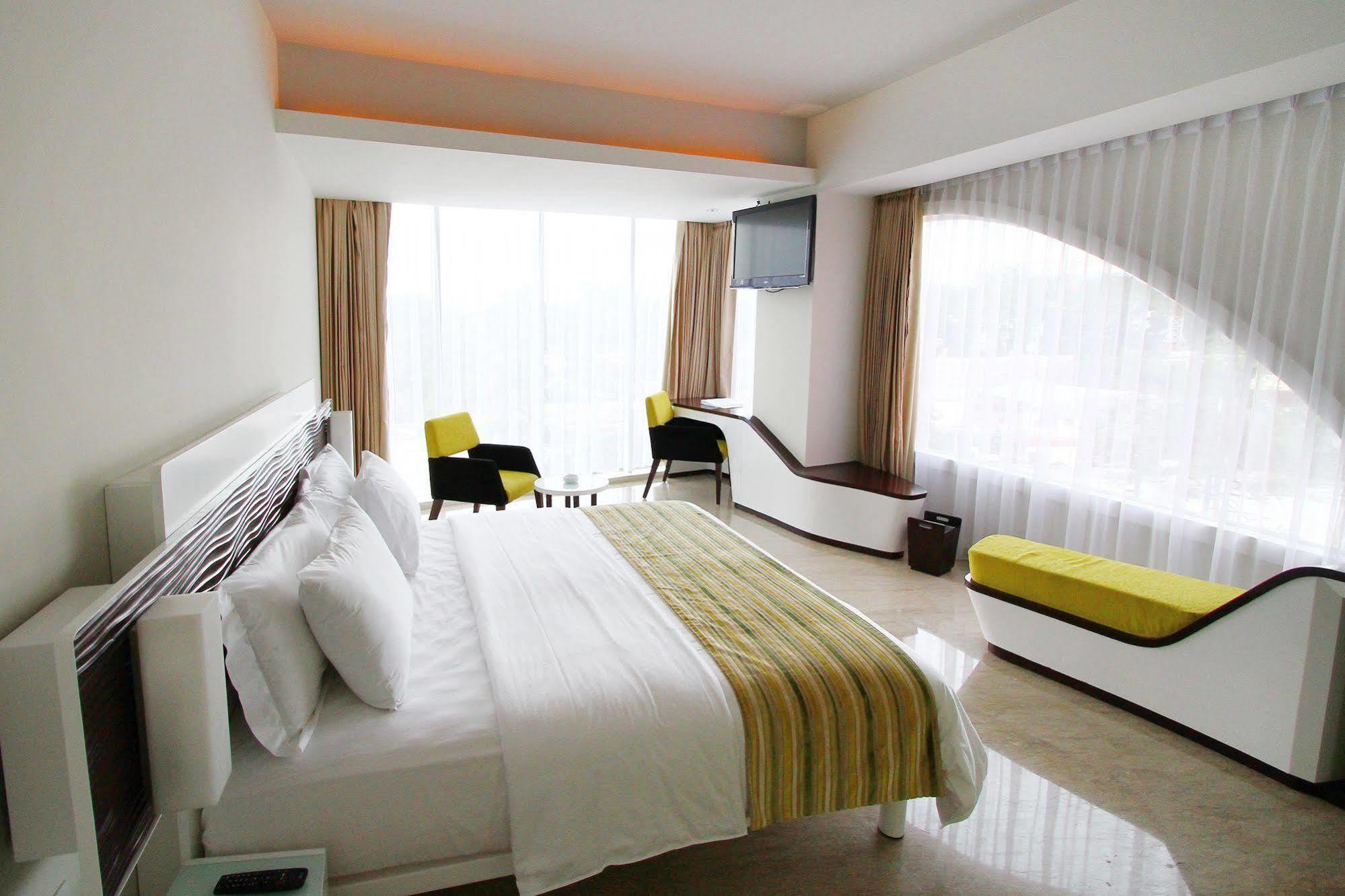Sensa 4*